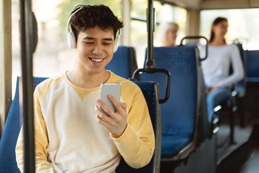 Do Influencer Marketing Campaigns Need to Follow Trends?